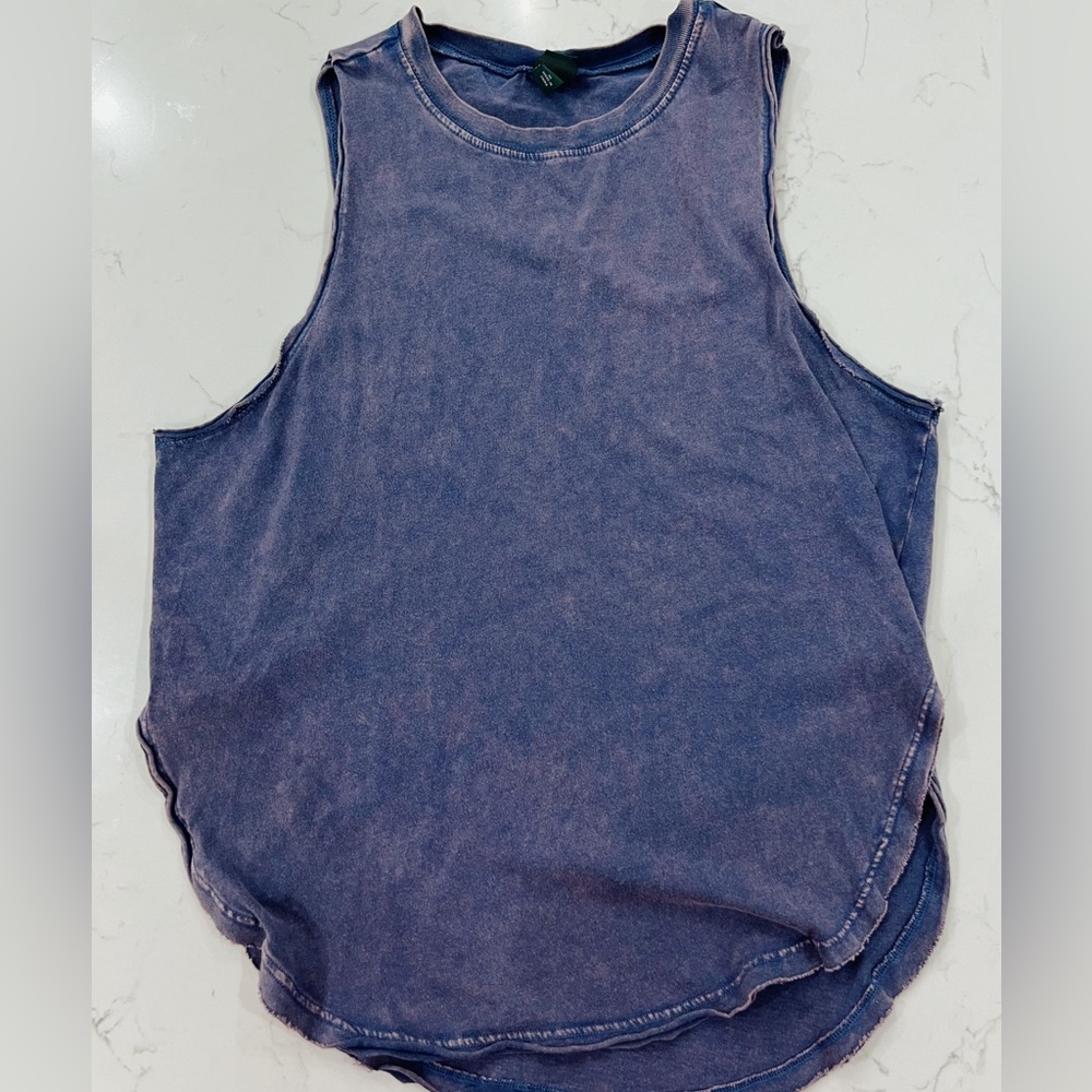Women’s sleeveless
